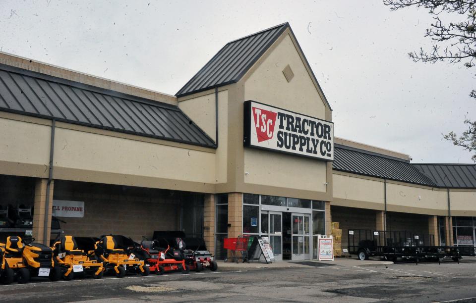 Wooster's Tractor Supply store remodels, introducing new garden and