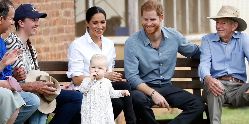 <p>Meghan and Harry meet with a family <a rel="nofollow noopener" href="https://www.harpersbazaar.com/celebrity/latest/a23888767/meghan-markle-prince-harry-royal-baby-name/" target="_blank" data-ylk="slk:in Dubbo;elm:context_link;itc:0;sec:content-canvas" class="link ">in Dubbo</a>.</p>