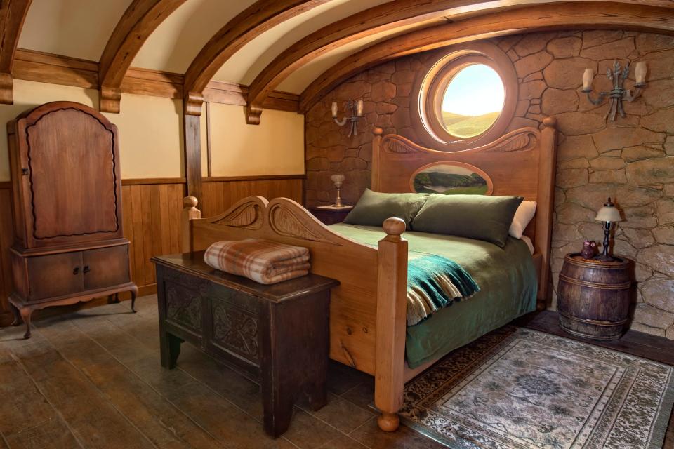 hobbiton airbnb