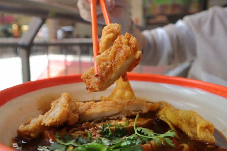 86 lor mee - fried chicken closeup