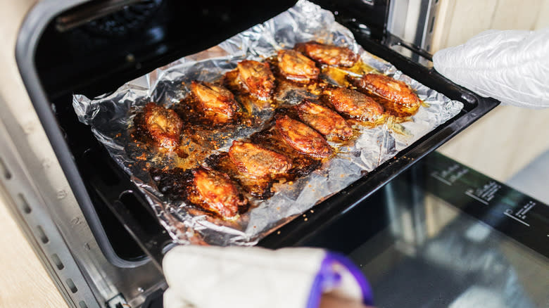 Oven-baked chicken wings