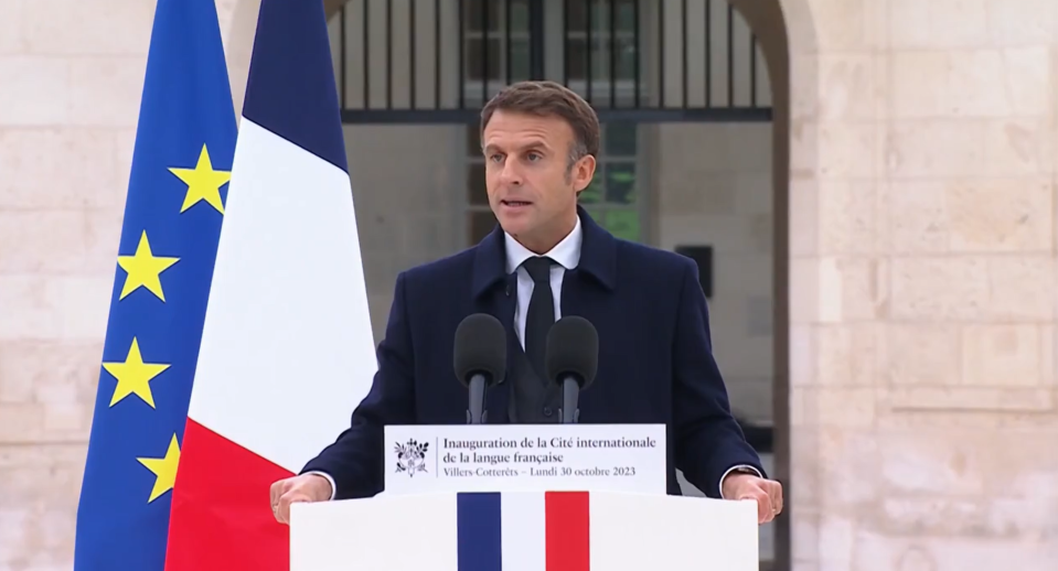 Avant le passage au Sénat d’une proposition de loi pour préserver la langue française de l’écriture inclusive, Emmanuel Macron a pris position sur le sujet. 