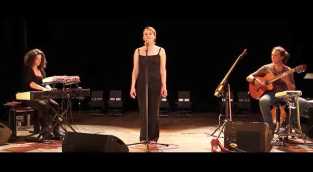 Ms Weldens was performing as part of the Léo Ferré festival. Photo Youtube