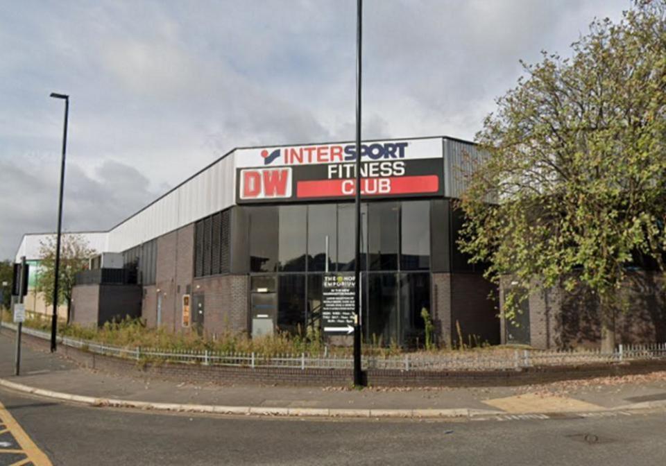 Warrington Guardian: The closed DW Gym building on Mersey Street