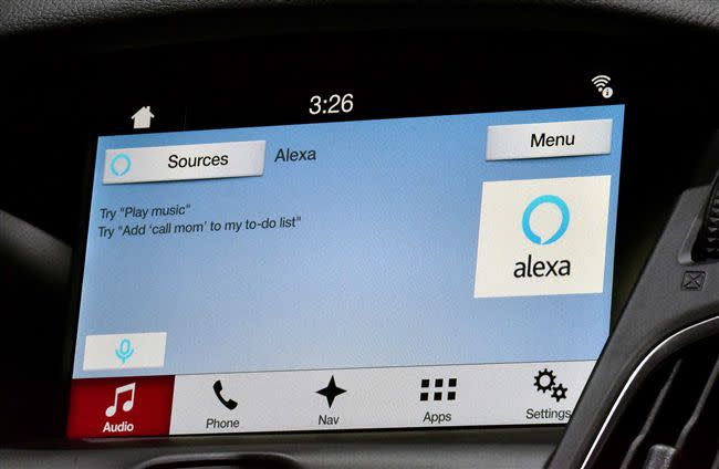 雖然未來福特新車都將換上Android系統，但Apple CarPlay（上）及Amazon Alexa（下）等功能都會繼續支援。（圖／資料照）
