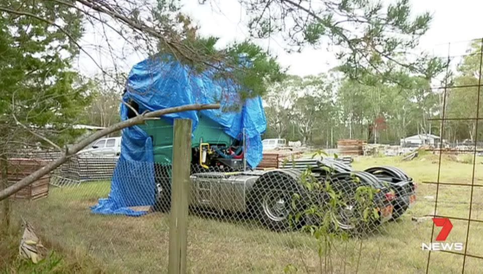 The tarpaulin was not quite big enough to cover the stolen goods. Source: 7 News