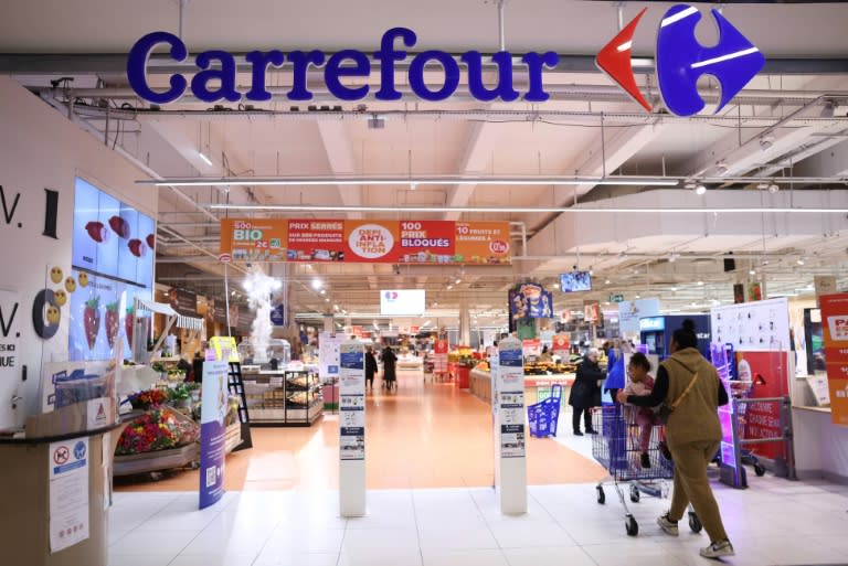 Un hypermarché Carrefour à Villeneuve-la-Garenne, dans les Haurs-de-Seine, le 29 mars 2023 (Thomas SAMSON)