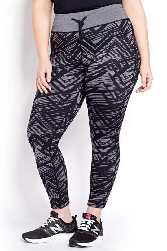 Get in the game with these fashion-forward zig-zag leggings.