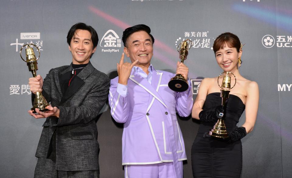 吳宗憲（中）、Lulu（右）、陳漢典的《綜藝大熱門》拿下「綜藝節目主持人獎」。（三立提供）