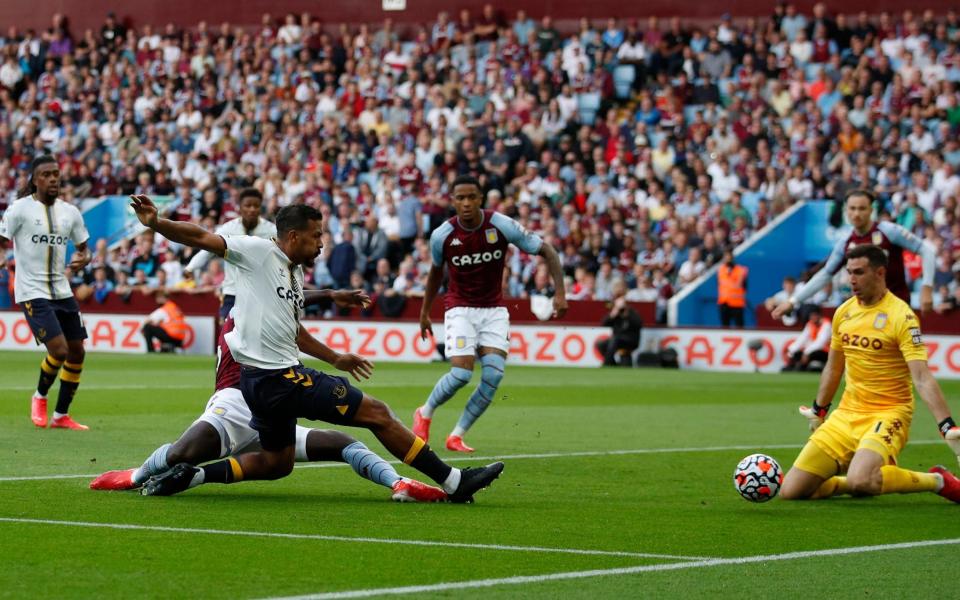 Everton's Salomon Rondon shoots at goal  - Reuters/Andrew Boyers