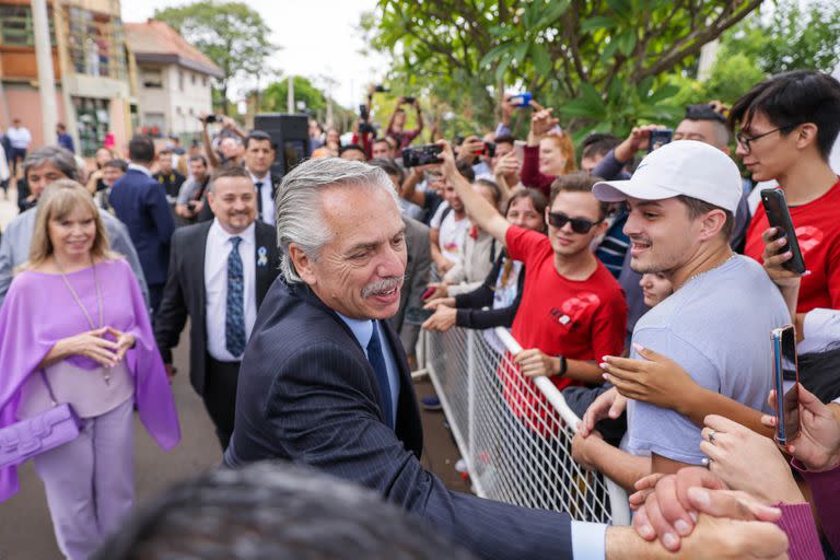 El presidente Alberto Fernández inauguró un nuevo edificio para las carreras de Bioquímica y Farmacia de la Universidad Nacional de Misiones, en Posadas