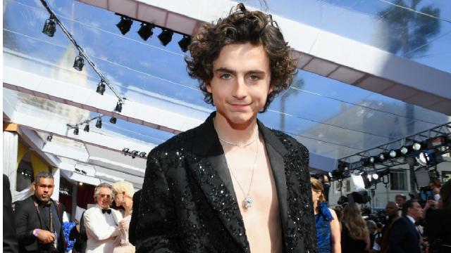 Timothée Chalamet Went Shirtless on the Oscars 2022 Red Carpet—See Pics