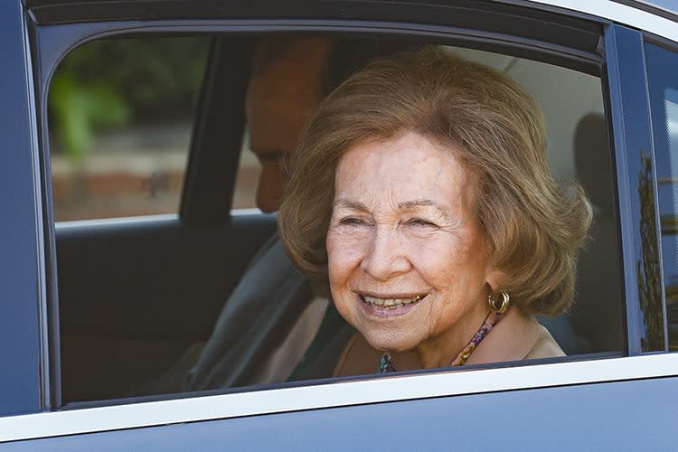 La Reina, feliz y sonriente