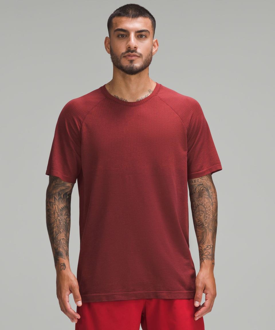 <p><a href="https://go.redirectingat.com?id=74968X1596630&url=https%3A%2F%2Fshop.lululemon.com%2Fp%2Fmen-ss-tops%2FMetal-Vent-Tech-Short-Sleeve-Shirt-2-MD%2F_%2Fprod11480114&sref=https%3A%2F%2Fwww.esquire.com%2Flifestyle%2Fg45359305%2Fmarathon-running-gear%2F" rel="nofollow noopener" target="_blank" data-ylk="slk:Shop Now;elm:context_link;itc:0;sec:content-canvas" class="link ">Shop Now</a></p><p>Metal Vent Tech Short-Sleeve Shirt</p><p>lululemon.com</p><p>$39.00</p>