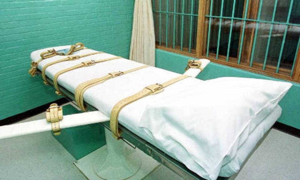 Un lit sur lequel on administre l'injection létale aux condamnés à mort, à Huntsville, au Texas. - AFP