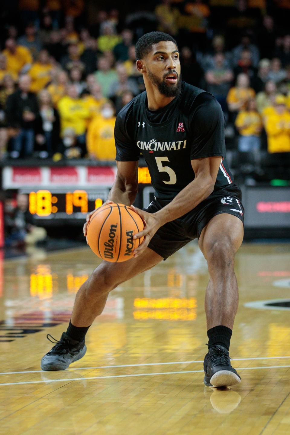 UC's David DeJulius was back in double figures for the Bearcats with 21 points against USF Wednesday night.