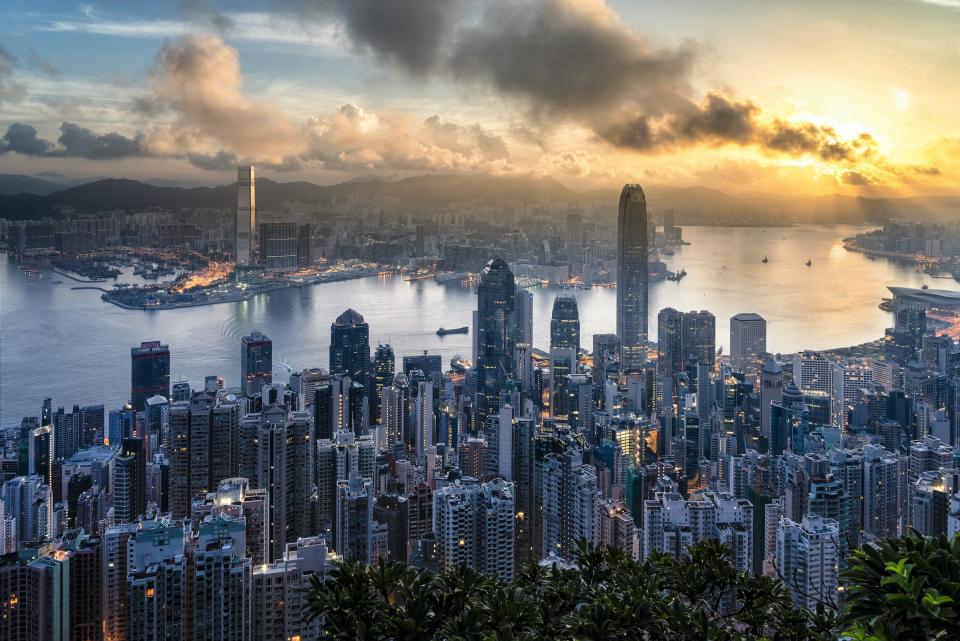 疫情襲港三年，但香港的多項入境防措施仍然嚴謹，令外資卻步。（Photo by Ryan Mac on Unsplash）
