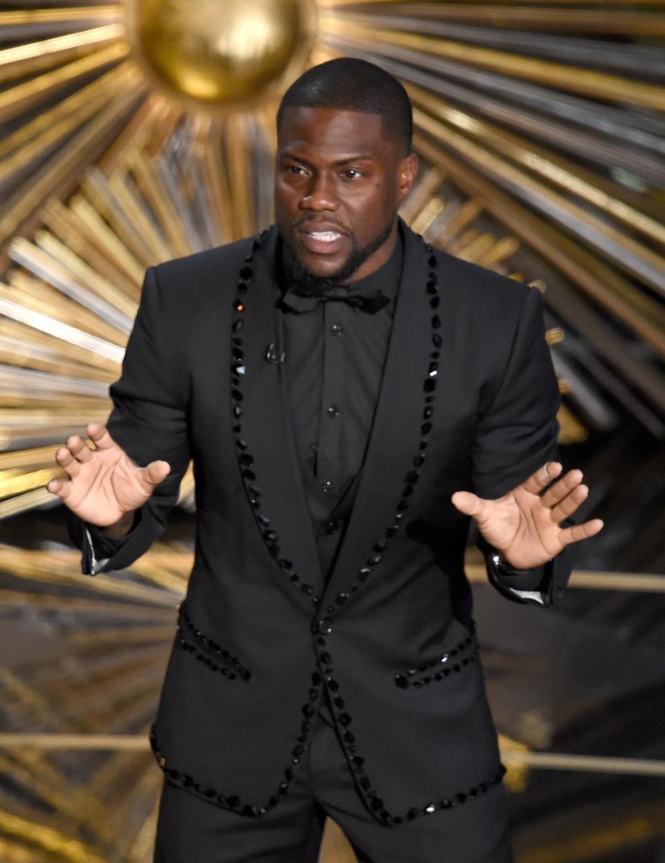 2019: Kevin Hart steps down as Oscar host