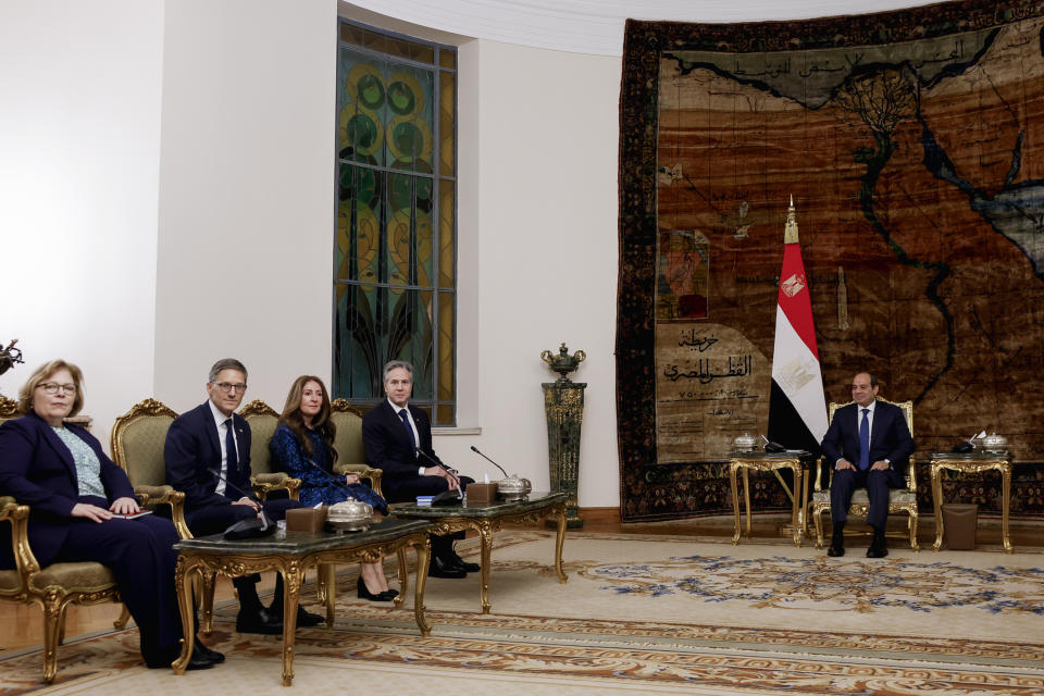U.S. Secretary of State Antony Blinken, second right, Assistant Secretary of State for Near Eastern Affairs Barbara Leaf, left, U.S. Ambassador to Egypt Herro Mustafa Garg, centre, and Counselor of the U.S. Department of State Derek Chollet, second left, attend a meeting with Egypt's President Abdel Fattah El-Sisi, right, in Cairo, Egypt, Thursday Jan. 11, 2024. (Evelyn Hockstein/Pool via AP)