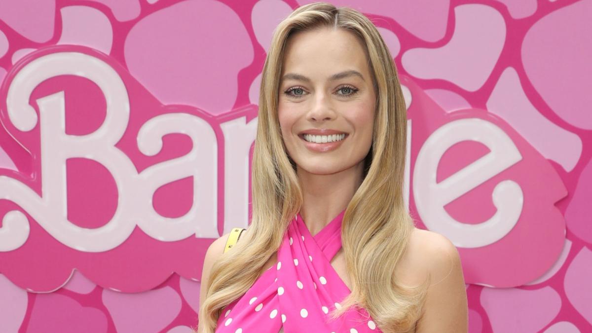 Les 9 plus beaux looks de Margot Robbie lors de la promotion du film Barbie
