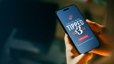 Domino's lanza You Tip, We Tip, una promoción que da propina a los clientes que dan propina a sus repartidores, a partir del 29 de abril de 2024.