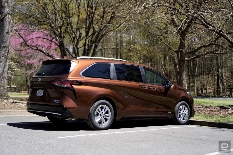 <p>Toyota Sienna 2021</p>
