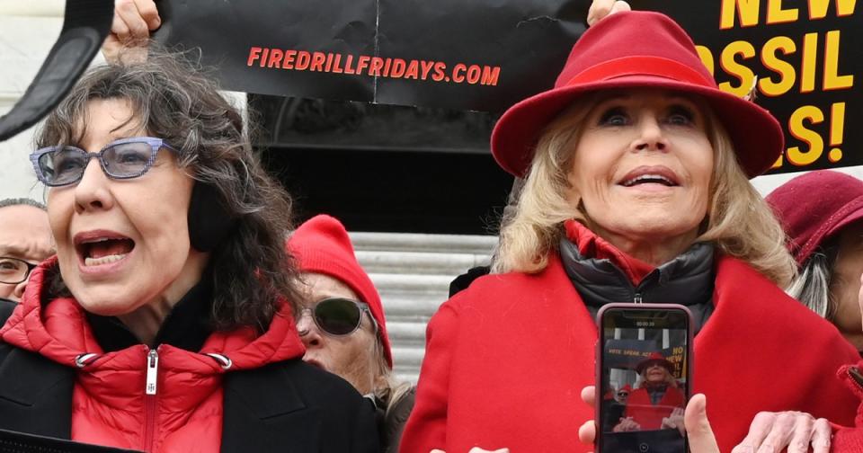 Lily Tomlin & Jane Fonda Lead a Climate Protest in Washington, D.C., Plus Cindy Crawford, Hailey Baldwin & More