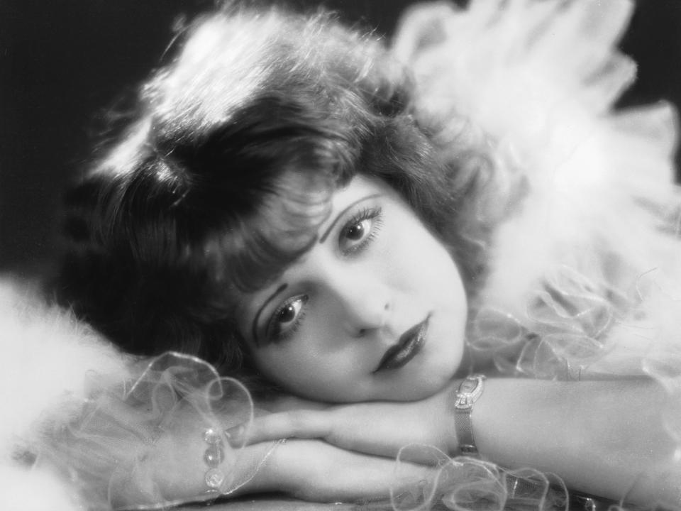 clara bow portrait 1928