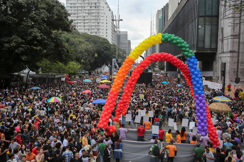 La parada gay es uno de los grandes eventos anuales, al igual que la Formula 1 y el Salón del Automóvil. EFE/Sebastião Moreira
