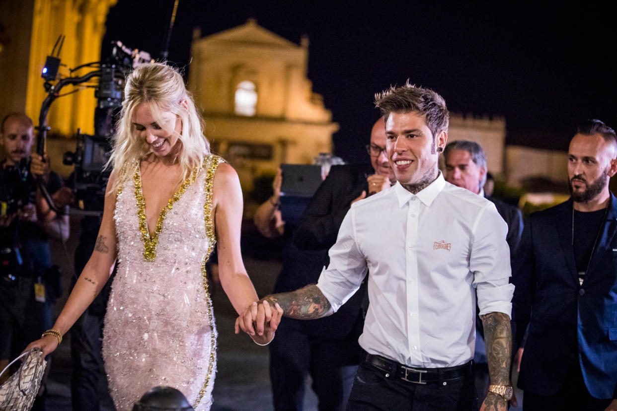 Einen Tag vor ihrer Hochzeit ließen sich Chiara Ferragni und Fedez auf den Straßen Siziliens feiern. (Bild: Getty Images)