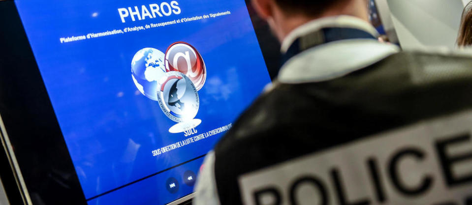 Un policier de la plateforme Pharos en 2018 au Forum international de la cybersécurité, à Lille.
