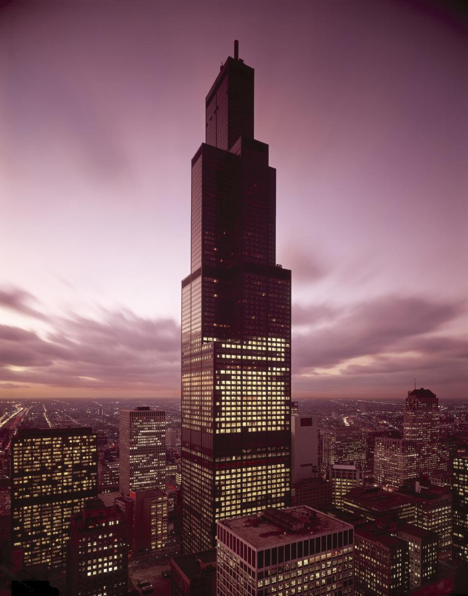 The Willis Tower (formerly Sears Tower) by Bruce Graham Fazlur Khan (1973)