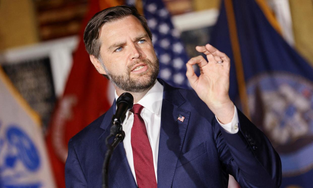 <span>JD Vance makes a campaign stop in New Kensington, Pennsylvania, on Thursday.</span><span>Photograph: Quinn Glabicki/Reuters</span>