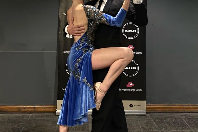 Eliana Manzo y su compañero de baile, Eduardo Román