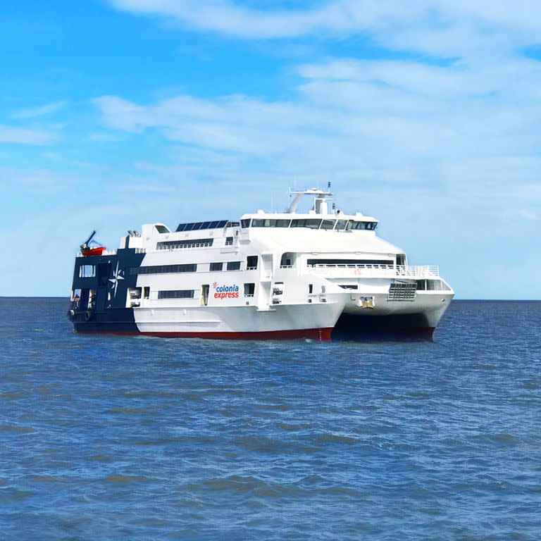 Cruzá "el charco" y regalate unos días en Uruguay de la mano de Colonia Express.