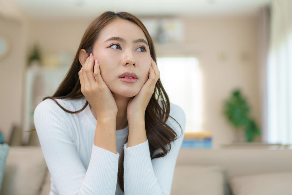 「要不要和公婆同住？」對不少媳婦來說是個難題。（示意圖／Getty Images）