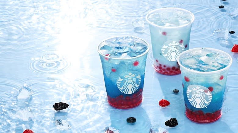 Starbucks Summer-Berry Refreshers Lifestyle 