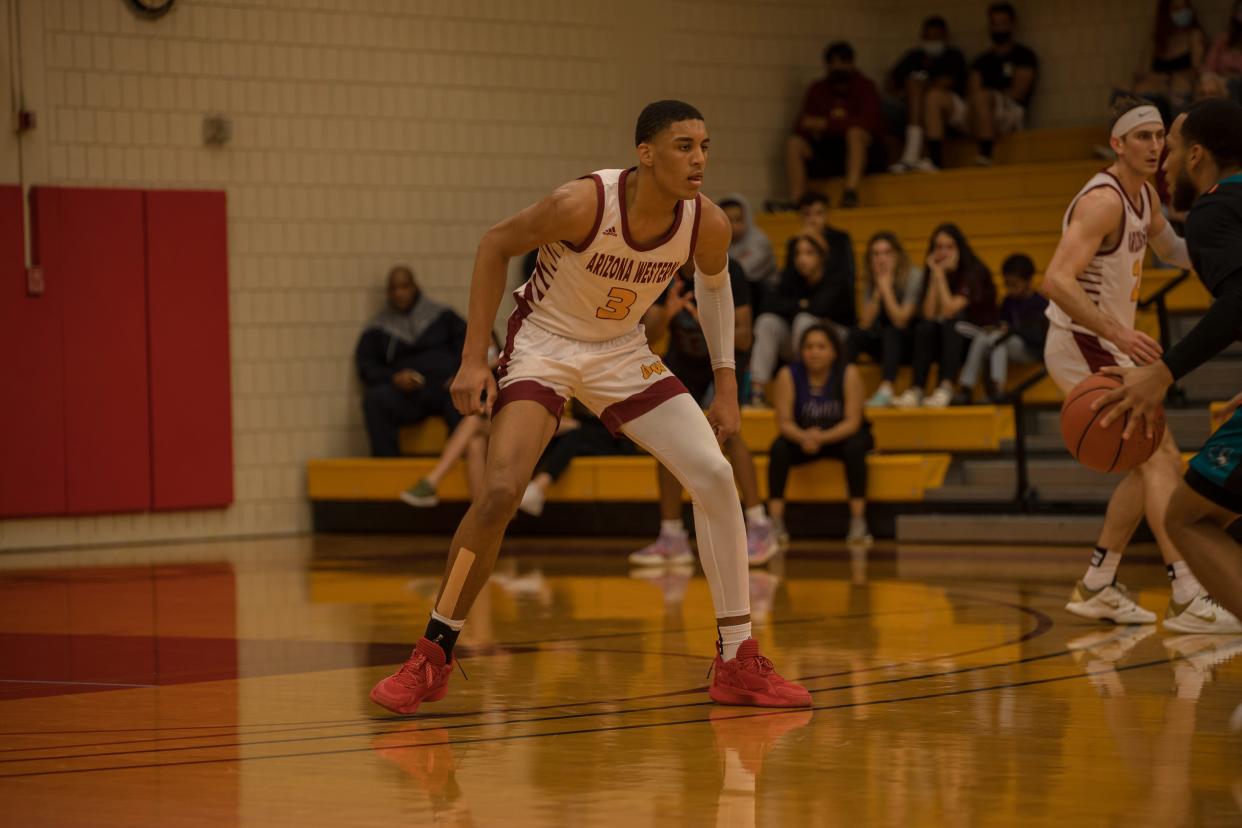 Arizona Western point forward Yaxel Lendeborg recently received a scholarship offer from Memphis coach Penny Hardaway.