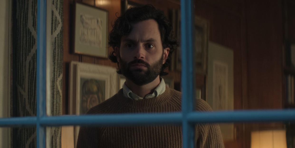 you penn badgley as joe goldberg in episode 401 of you cr courtesy of netflix © 2022