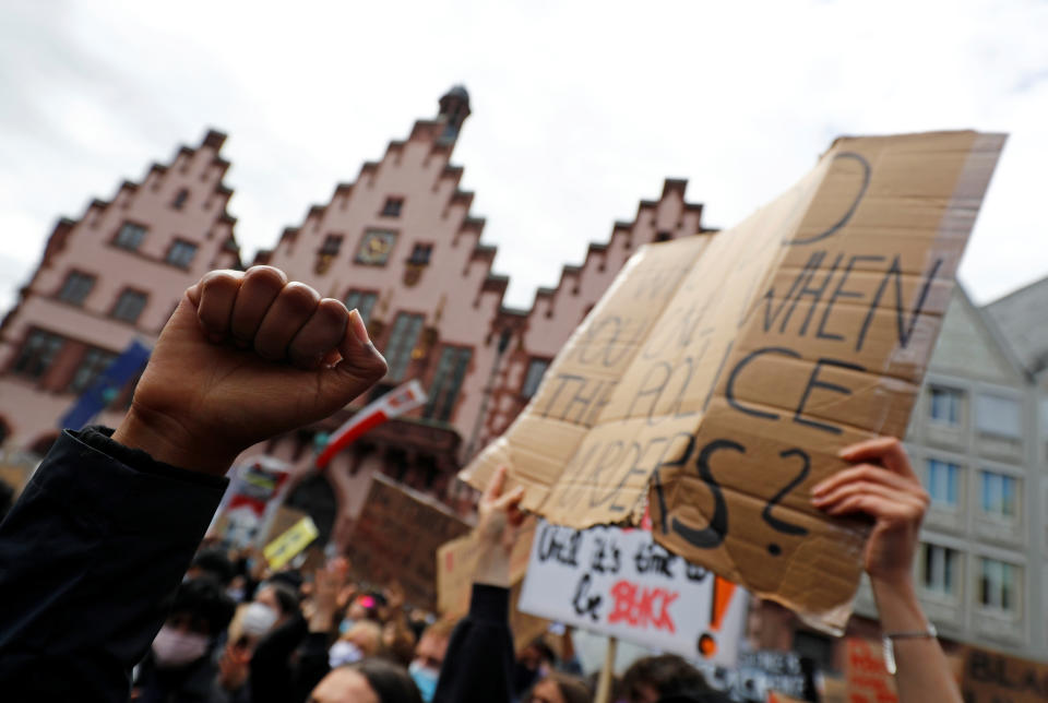 "Black Live Matter"-Demo in Frankfurt (Bild: Reuters/Kai Pfaffenbach)