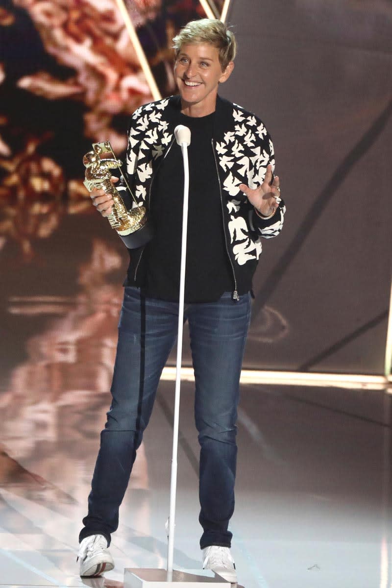 Platz 3: Eine weitere Vorreiterin ist Ellen DeGeneres. Nach ihrem Outing 1997 war sie die erste homosexuelle TV-Protagonistin in einer Primetime-Sendung. Seit 2003 moderiert sie ihre eigene Talkshow und gewann sogar einen Emmy. (Bild-Copyright: Matt Sayles/Invision/AP)
