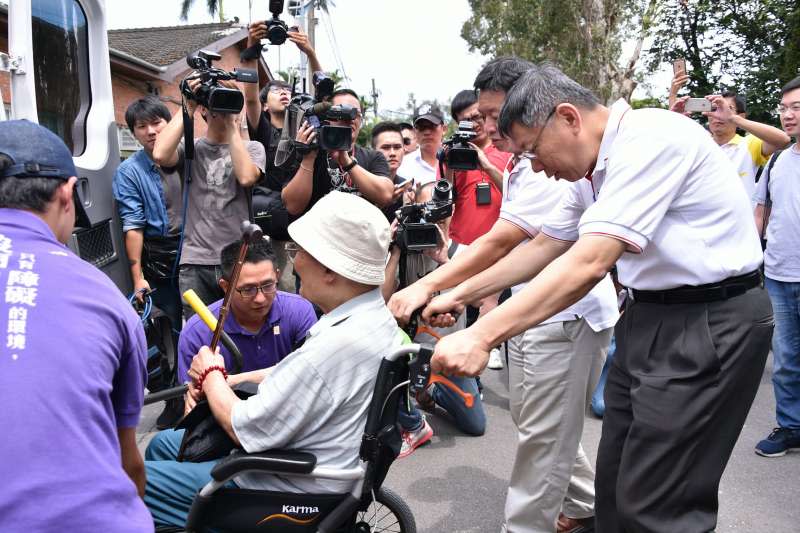 台北市長柯文哲今(31)日上午前往士林官邸參加由社會局舉辦的銀髮樂活行記者會。（台北市政府提供）