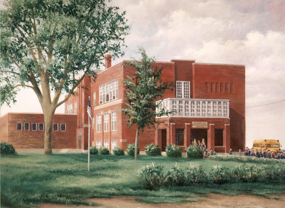In celebration of the 100th anniversary of the Milford school , former students are invited Saturday afternoon to tour the building, which is now a private residence.