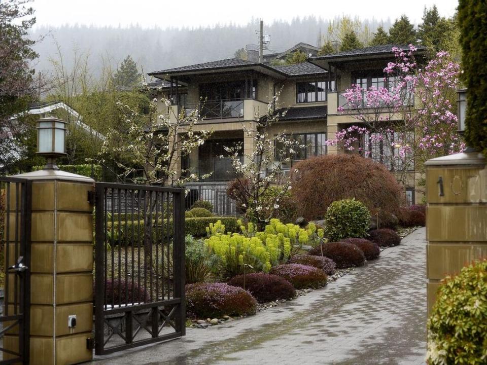 College Kids Are Living Like Kings in Vancouver's Empty Mansions