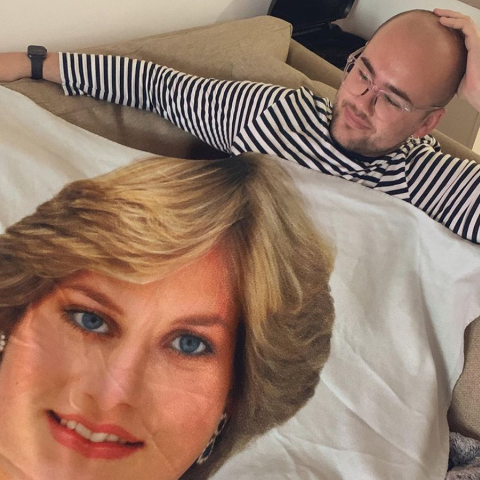 Harry Jones wrapped up in his Princess Diana blanket (Harry Jones/@harryjonesxx)