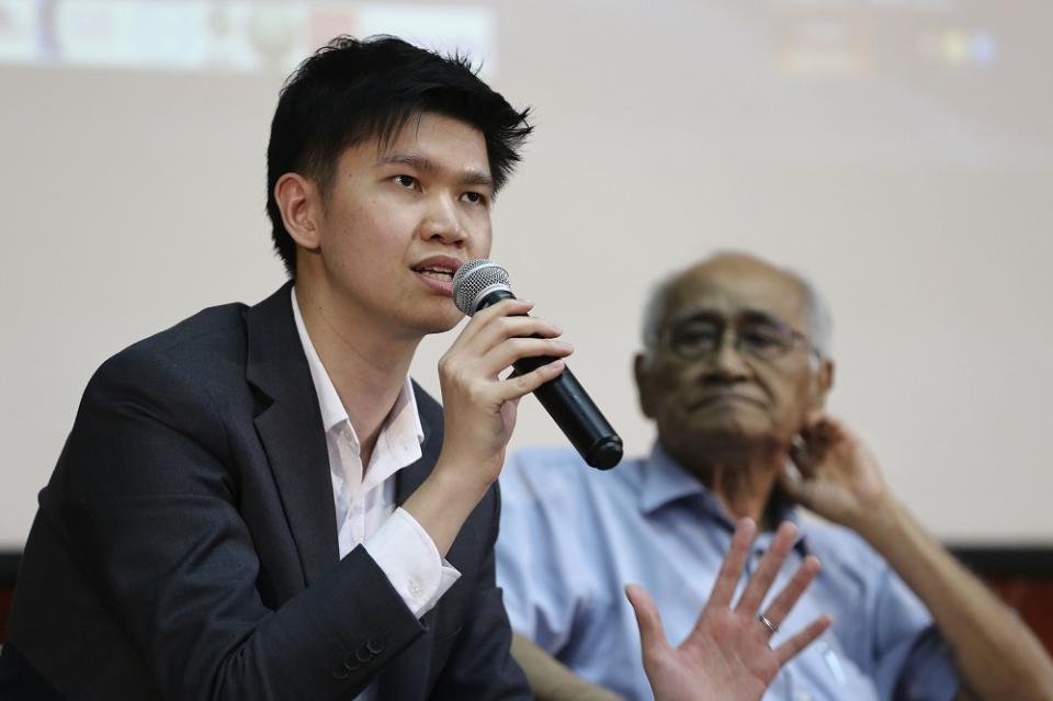 Lawyer Lim Wei Jiet speaks at the ‘Malaysia and Rome Statute’ forum at Universiti Malaya in Kuala Lumpur April 27, 2019. — Picture by Yusof Mat Isa