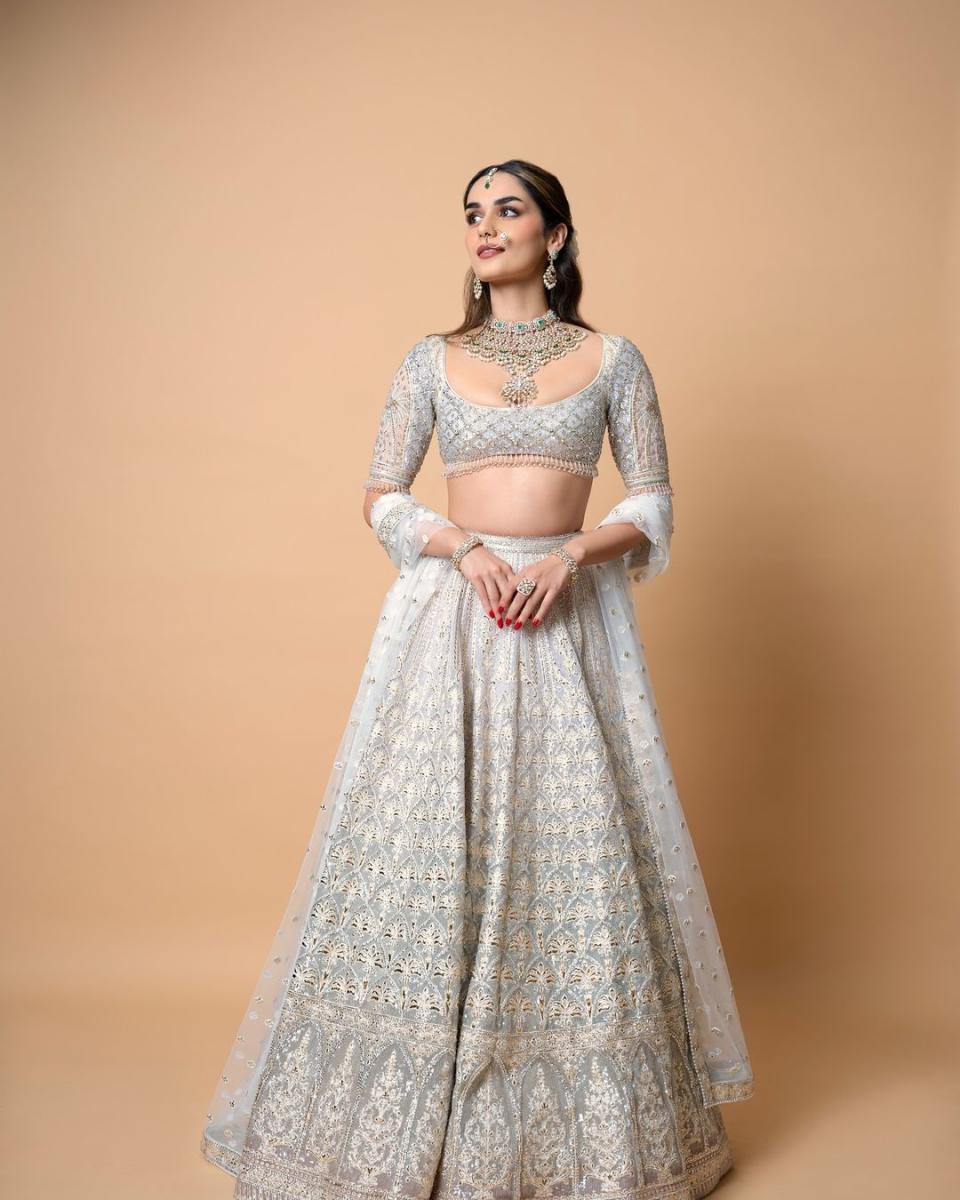 Bollywood actress Manushi Chhillar in a design by Falguni and Shane Peacock.