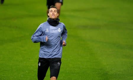 Football Soccer - Real Madrid training session - UEFA Champions League Group Stage - Group F - Jose Alvalade stadium, Lisbon, Portugal - 21/11/16. Real Madrid's Cristiano Ronaldo runs during a training session. REUTERS/Rafael Marchante