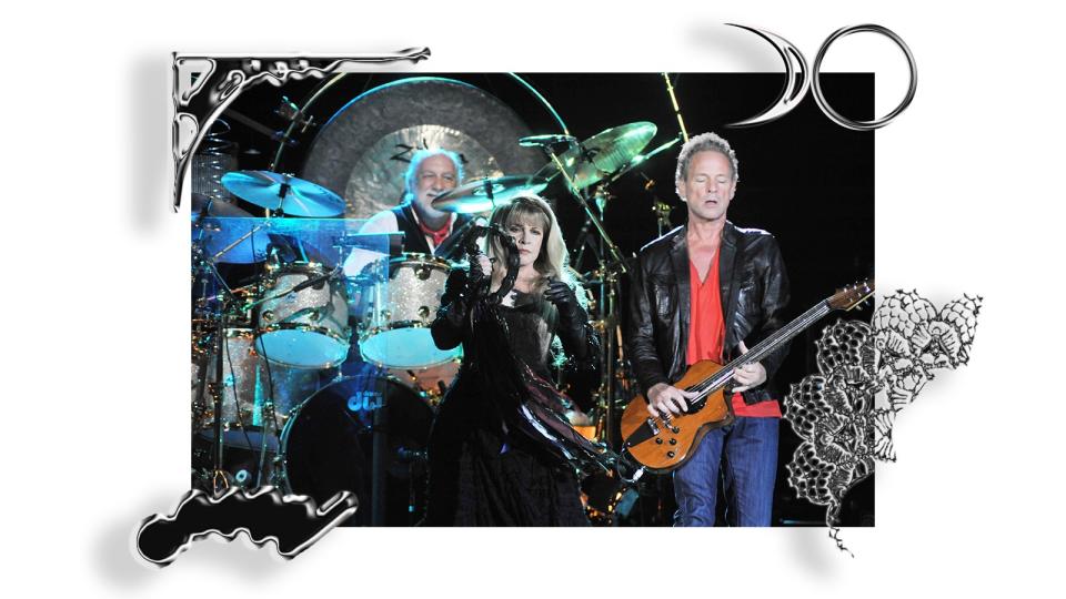 <cite class="credit">Stevie Nicks and Lindsey Buckingham onstage with Fleetwood Mac in 2009 (Photo by Gie Knaeps/Getty Images)</cite>