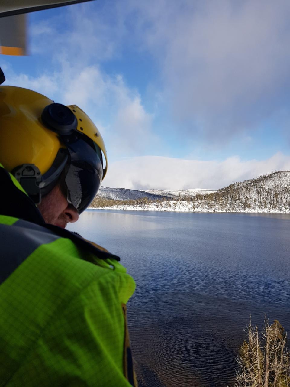 Search and rescue teams have been looking for a number of endangered hikers in the icy conditions. Source: Facebook/Tasmania Police